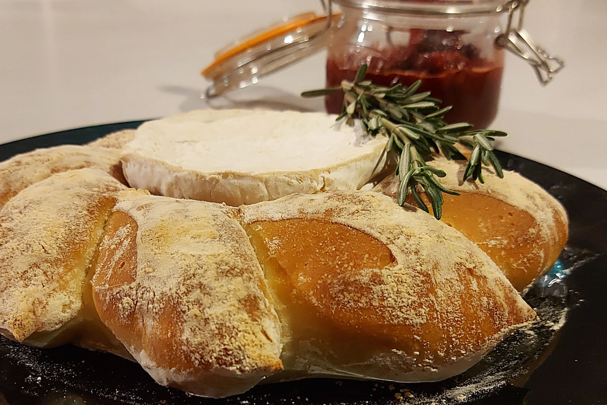 Bread Wreath with Cheese and Cranberry Sauce
